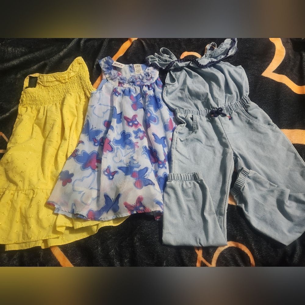 Girl's 5 Years Yellow Blue Lot od 3 Pieces  2 Dresses & Overall